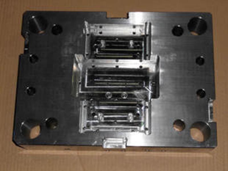 韶关精密塑料模-06